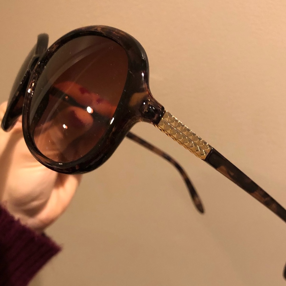 Sunglasses - Picture 2 of 4